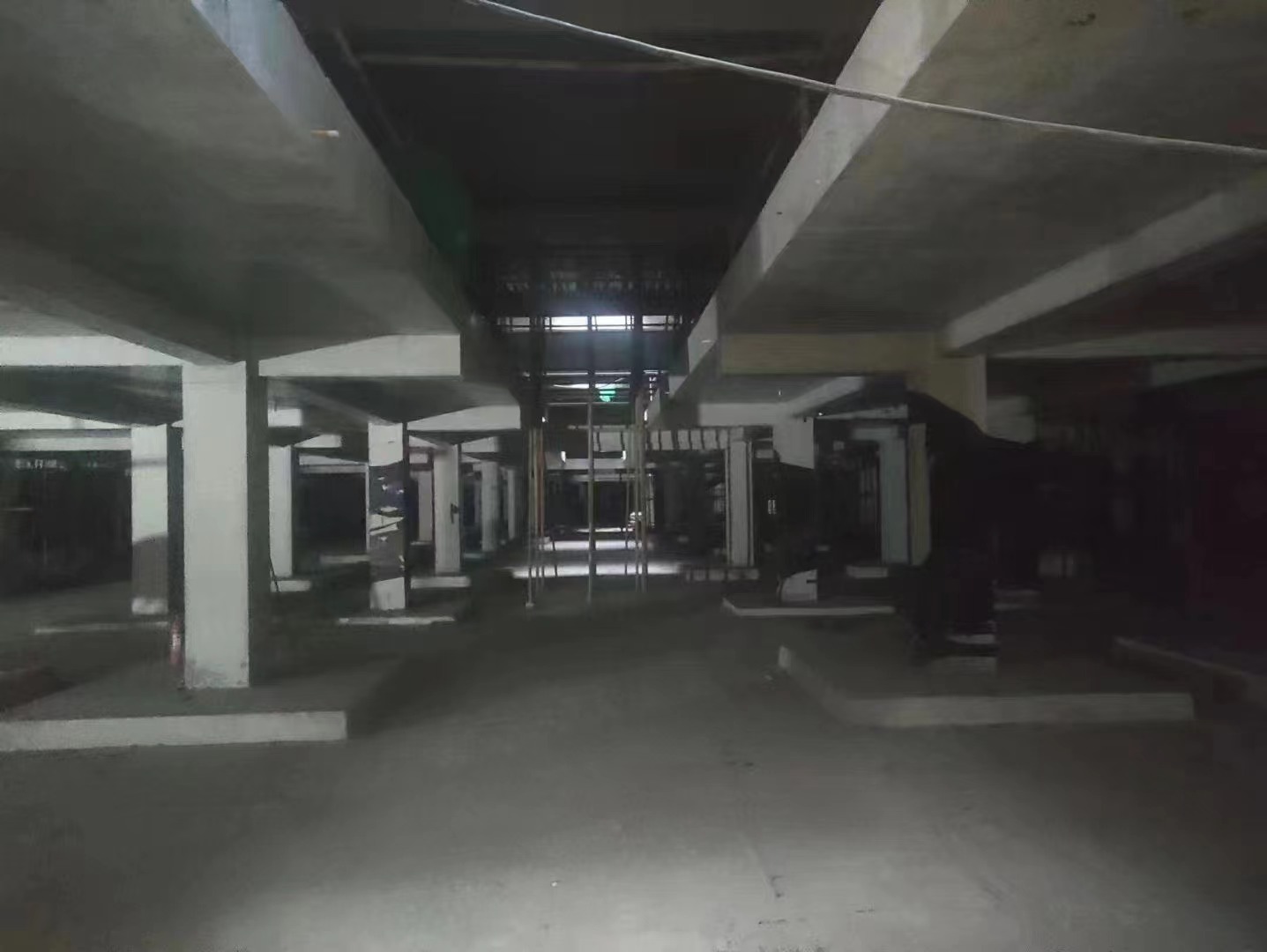 钦州山东又一个上海博普LOFT车库拔地而起